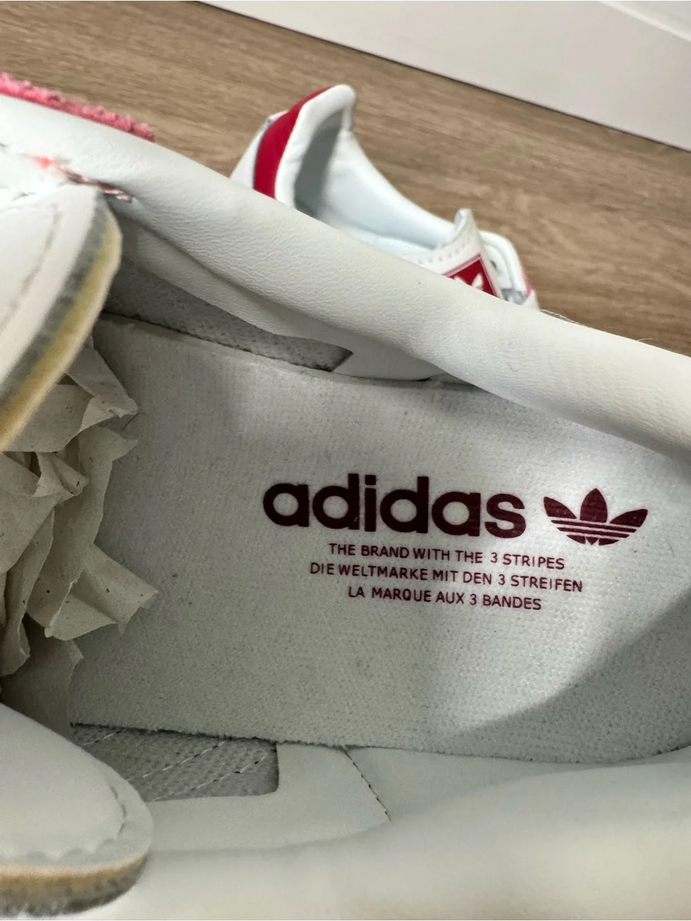 (NWT) Adidas Samba Comme des  Garçons Sneakers, Red Pink & White w/ Hearts, 6.5 - Picture 5 of 8